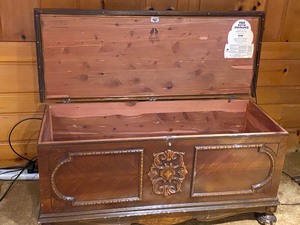 lot 2 image: Lane Cedar Chest