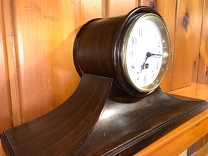 lot 15 image: French Mantle Clock