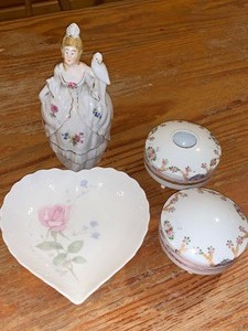 lot 14 image: Glassware Items