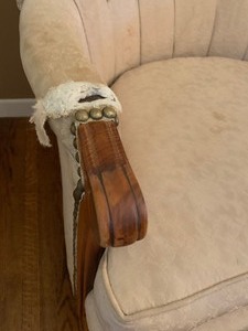 lot 118 image: Pair of Vintage Upholstered Chairs