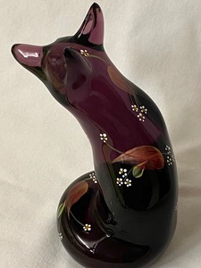 lot 22 image: Signed Fenton Glassware Fox Figurine