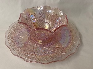 lot 21 image: Two Pieces Pink Iridescent Dishes