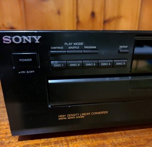 lot 55 image: Sony 5-Disk CD Player CDP-C245
