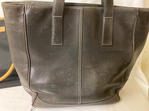 lot 71 image: Two Leather Vintage Coach Handbags