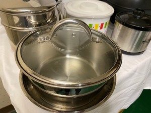 lot 62 image: Misc CookwareKitchen Items