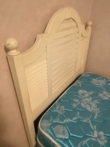 lot 96 image: Twin Bed Frame