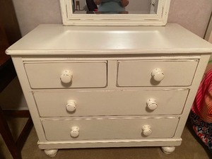 lot 95 image: Shabby Chic Style Dresser and Matching Night Stand.