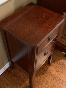 lot 114 image: Small Two Drawer Vintage Accent Table