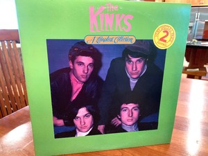 lot 147 image: The Kinks A Complete Collection Record LP