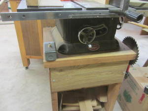 lot 4 image: PowrKraft Table Saw
