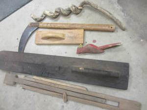 lot 52 image: Carpet Stretcher, Wooden Trowel