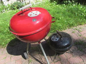 lot 75 image: Weber Grills