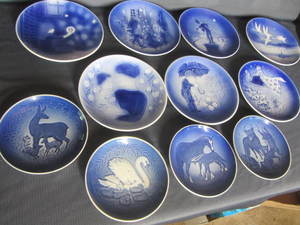 lot 80 image: Danish and B&G Plates