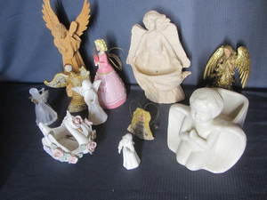 lot 82 image: Angels