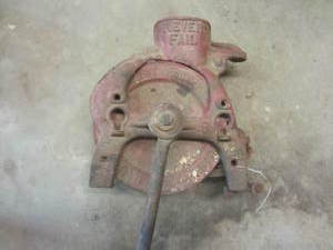 lot 107 image: Box Corn Sheller