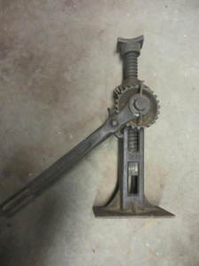 lot 108 image: House Jack