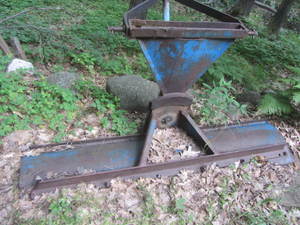 lot 112 image: Back Blade