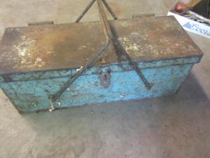 lot 118 image: Unique Metal Tool Box, Wrenches