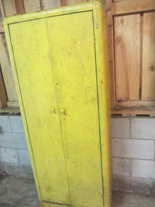 lot 125 image: Tin Cabinet