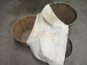 lot 133 image: Fruit Baskets, Seed Bag