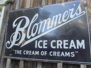 lot 158 image: Blommers Ice Cream Sign