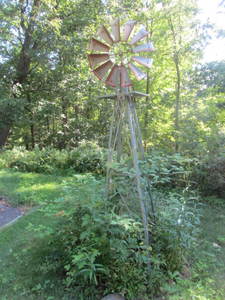 lot 68 image: Yard Windmill