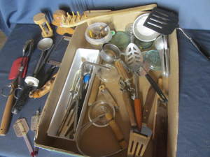 lot 173 image: Kitchen Utensils