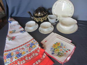 lot 83 image: Swedish Tablecloth, Longaberger