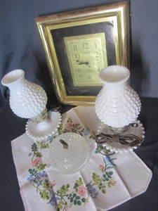 lot 90 image: Hobnail Dresser Lamps