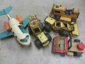 lot 223 image: Sandbox Toys