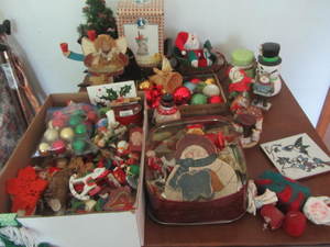lot 243 image: Christmas Decorations