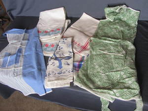 lot 244 image: Vintage Aprons & Towels