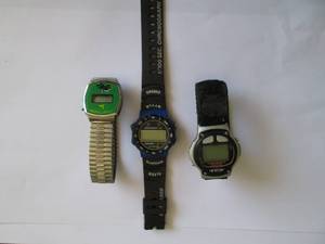 lot 294 image: John Deere Digital Watch Not Worki...