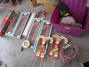 lot 299 image: Large Lot of Christmas Goodies...