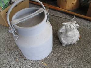 lot 424 image: St. Paul Police Metal Canister & Ga...