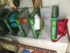 lot 455 image: 4 Tier Plastic Gatorade Shelf With ...