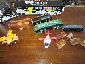 lot 467 image: Collectable Planes, Trains, & Autom...