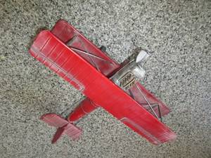 lot 473 image: Metal Airplane No Markings...