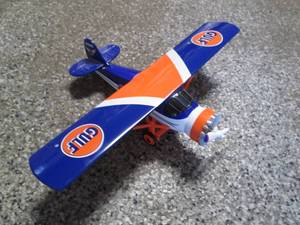 lot 484 image: Metal Collector Gulf Airplane ...