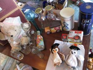 lot 701 image: Lot of Reusable, & Collectable Glas...