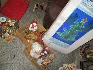 lot 747 image: Christmas Designer Tree 3-D Mesh Sc...