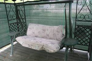 lot 350 image: Metal Base Swing With Cushions See Photos