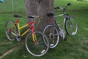 lot 352 image: Vintage mountain Bikes   functionin...