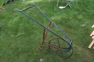 lot 357 image: Antique Yard Dcor ...