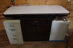 lot 367 image: Work bench   60 L  36 H  25 W   ...