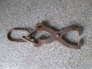 lot 255 image: Vintage Hook ...