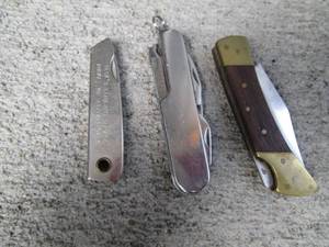 lot 272 image: (3) Pocket Knives...