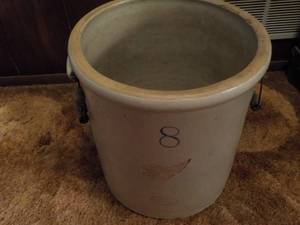 lot 62 image: Redwing 8 Gallon Crock with Small W...