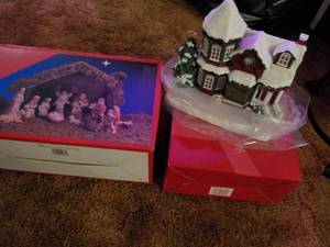lot 80 image: 11 piece Porcelain Nativity Set and...