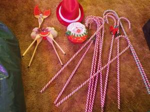 lot 95 image: Holiday Dcor including 3 ft Candy...